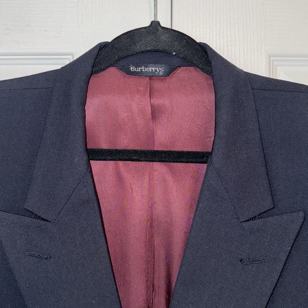 Burberry Blazer. - Picture 2 of 6